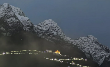 enhance and convert it into landscap